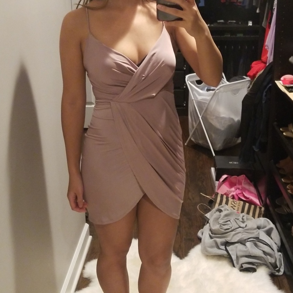 NWT mauve color dress. Very classy